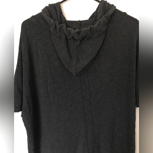 Short Sleeve Hooded Tunic - Picture 2 of 3